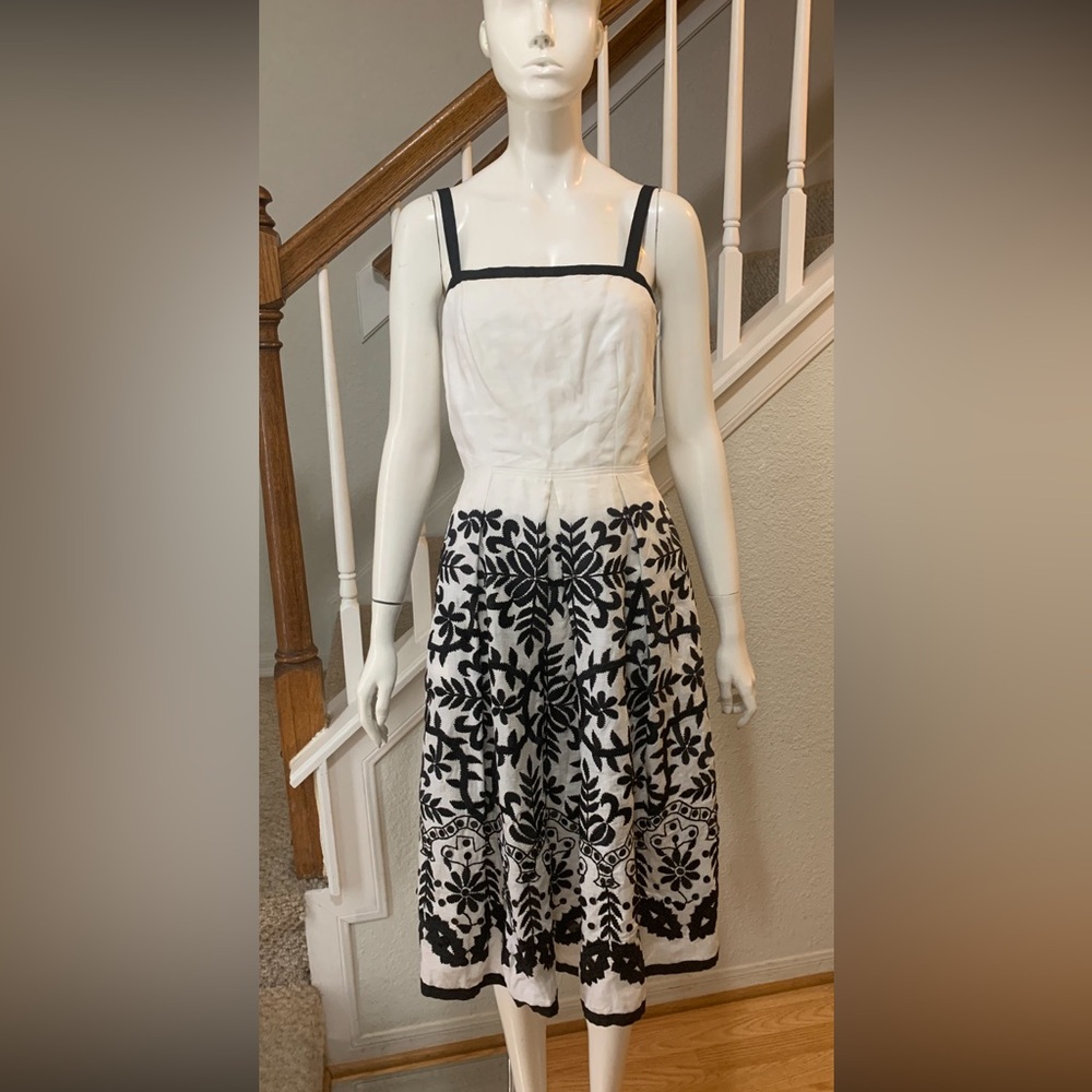Oscar De La Renta Black and White Floral Midi Dress Size 4